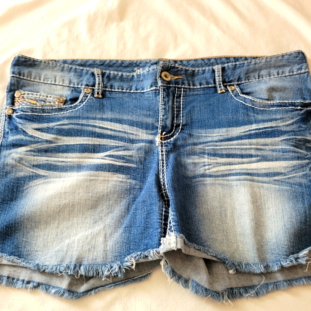 Maurices Jean Shorts Size 15/16